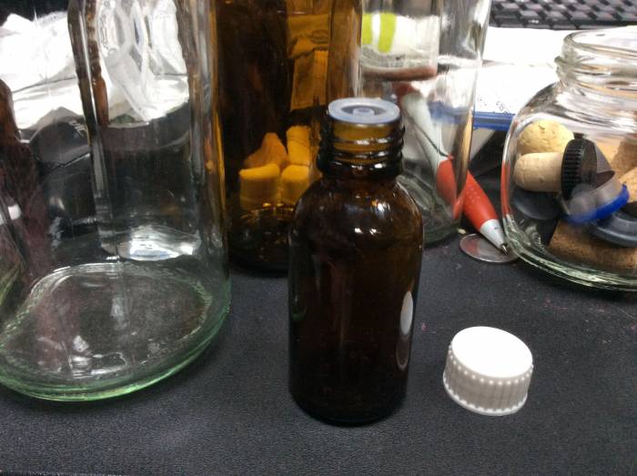 Купити Купити Купить Крышка пластик с КВП "Санит" 18 мм универсальная в Україні в Україні