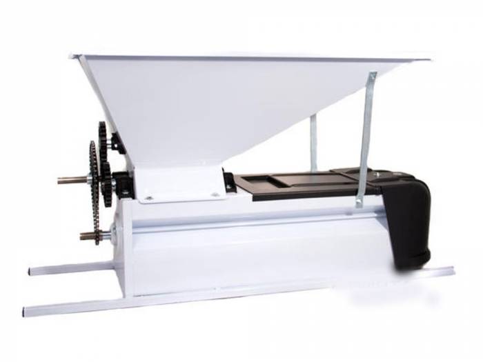 Дробилка гребнеотделитель для винограда мод.DMA