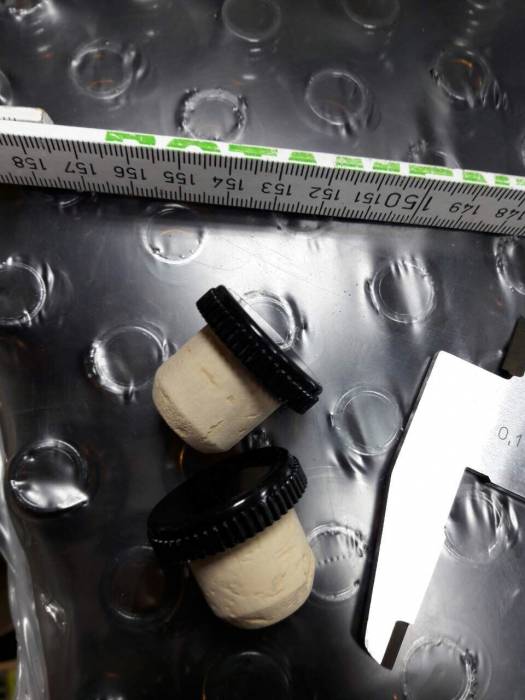 Агломерированная пробка Фина с пластиковой крышкой 19,5х31мм