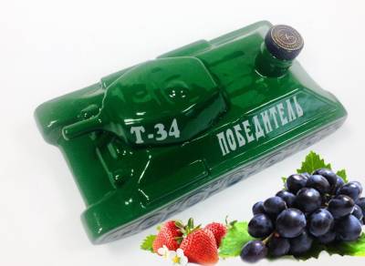 Бутылки для алкоголя Танк Т-34 0,7 л