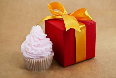 Коробочка свадебная Бомонд красная