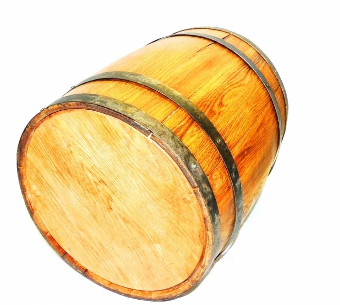 Купить дубовую бочку декоративную Бугенвиль 100 л