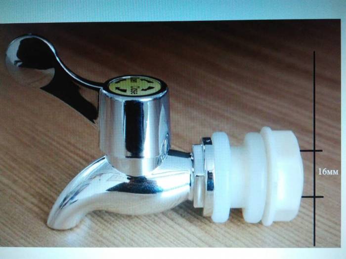 Бутыль стеклянный прозрачный с корзиной 10 л Гималаи