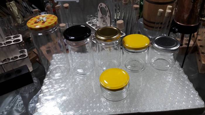 Купити Купити Стеклянная банка с резьбой Алибаба 0,350 л в розницу и оптом в Україні в Україні