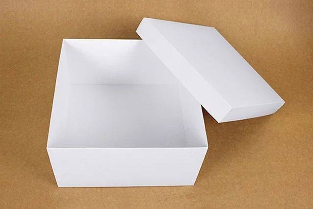 Коробка макси белая Бакл