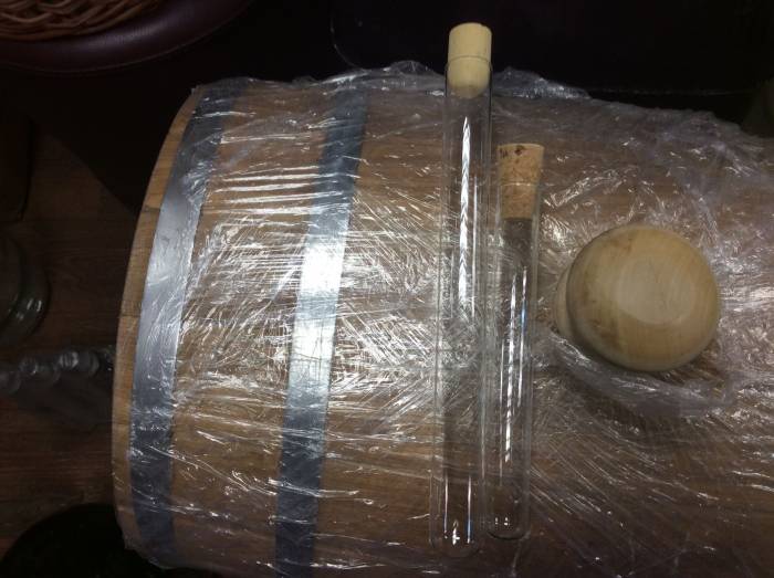 Купити Купити Купить Дубовая бочка 50л для спиртных напитков "Купание красного коня" в Україні в Україні