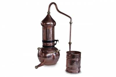 Аламбик на 300 литров с колонной ручная ковка и клепка Вабене