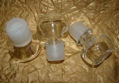 Пробка стеклянная с пластиковым уплотнителем для графина