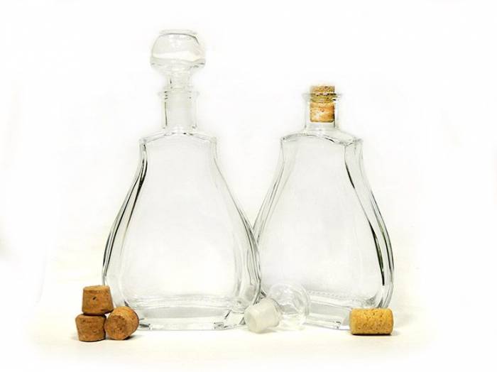 Купить изящную стеклянную бутылку Камбоджа