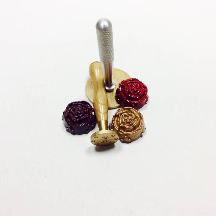 Сургучные розы