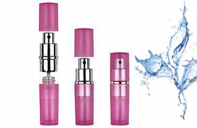 Компактный пластиковый флакон для косметики с распылителем и крышечкой 8 мл "Лаан розовый"