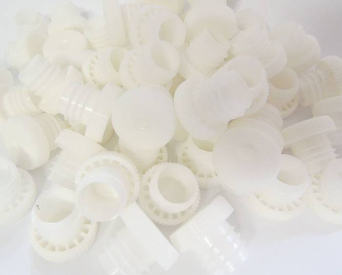 Купить пробку универсальную с ребрами 16 мм белого цвета Жако. Продажа пробки для коньячных бутылок