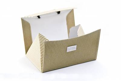 Бонбоньерка Сильвия гофрированная белая 