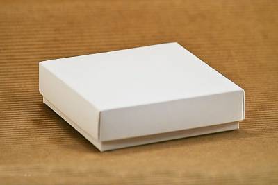 Упаковочная коробочка Классическая белая