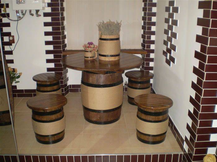 Стол круглый с бочками от производителя Хачатурян