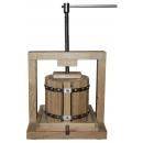 Пресс винтовой  VP-075. Традиционная латышская соковыжималка.