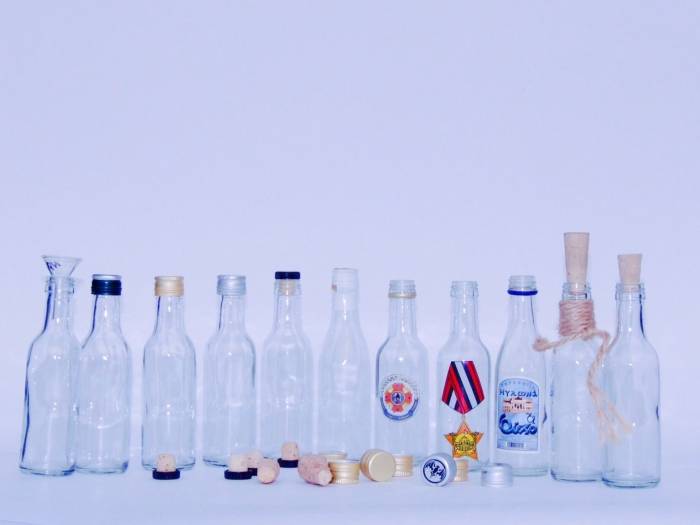 Реализация мини-бутылки шкалик горло под резьбу Андорра 50 г