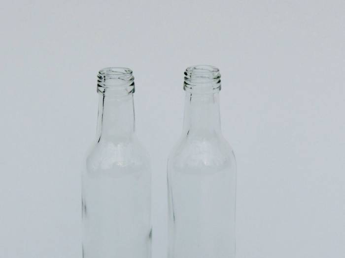 Реализация мини-бутылки шкалик горло под резьбу Андорра 50 г