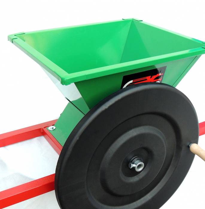 Дробилка механическая для винограда и ягод Рома