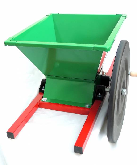 Дробилка механическая для винограда и ягод Рома