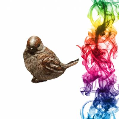 Садовая фигура купить Воробей высота 16 см клубника