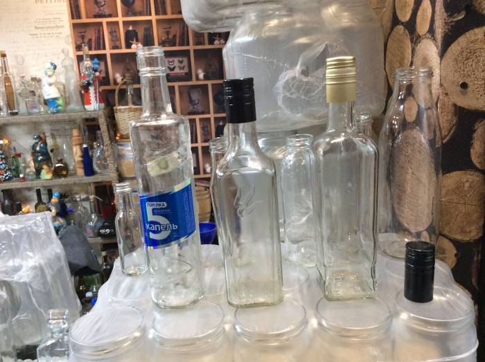 Купити Купити Купить алюминиевые колпачки с резьбой 28х18 мм Синий для винтовых бутылок Вилла в Україні в Україні