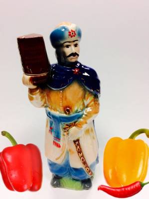 Бутылка Гетьман про козацкие вольности из фарфора 0.75 литра