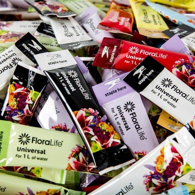 FLORALIFE Rainbow Пакетики Flower Food CLEAR 300 Жидкая подкормка для срезанных цветов .Микс пакетиков разного цвета в удобной прозрачной пластиковой коробке