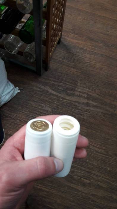 Купить термоусадочные колпачки 31Х55 мм бежевого цвета Милки для винных бутылок