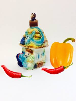 Бутылка Украинская ночь. Продается фарфоровая бутылка