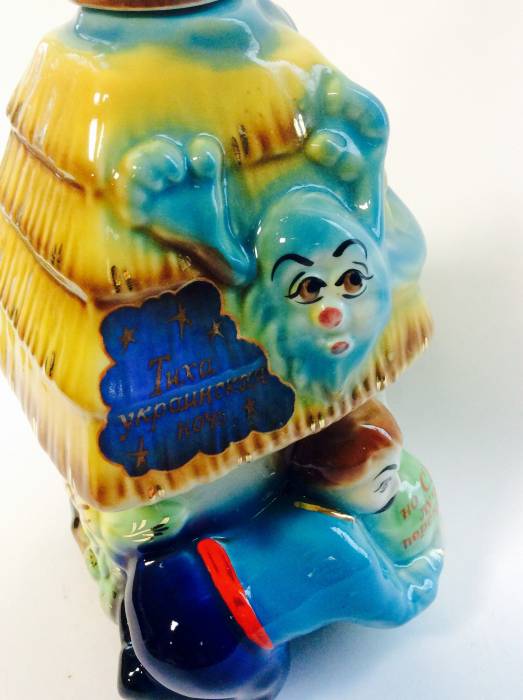 Бутылка Украинская ночь. Продается фарфоровая бутылка