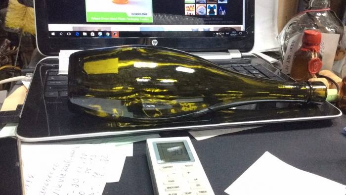 Декор зі скла Ф'юзинг Винна пляшка - гарний незвичайний подарунок