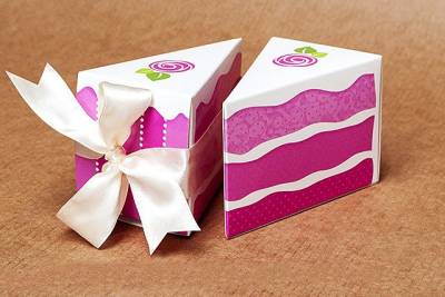 Коробочка свадебная в виде кусочка торта